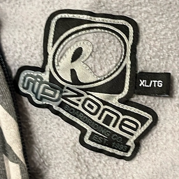 Women’s RipZone hoodie. - Picture 3 of 6
